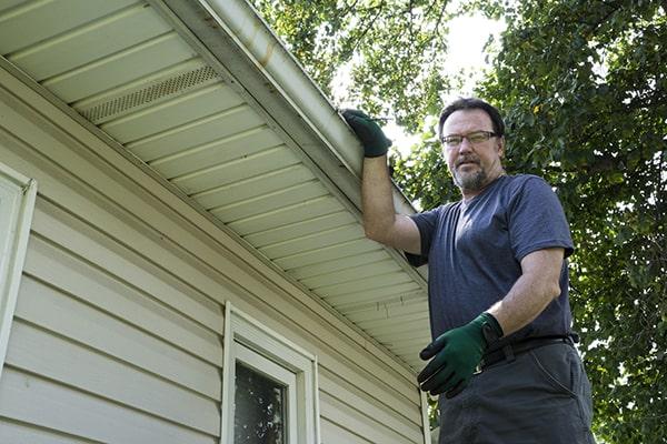 Belmont Gutter Cleaning crew